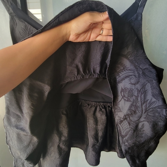 NEW W/TAG EXPRESS LACE JACQUARD PEPLUM BLOUSE SIZE M SLEEVELESS - Picture 4 of 9